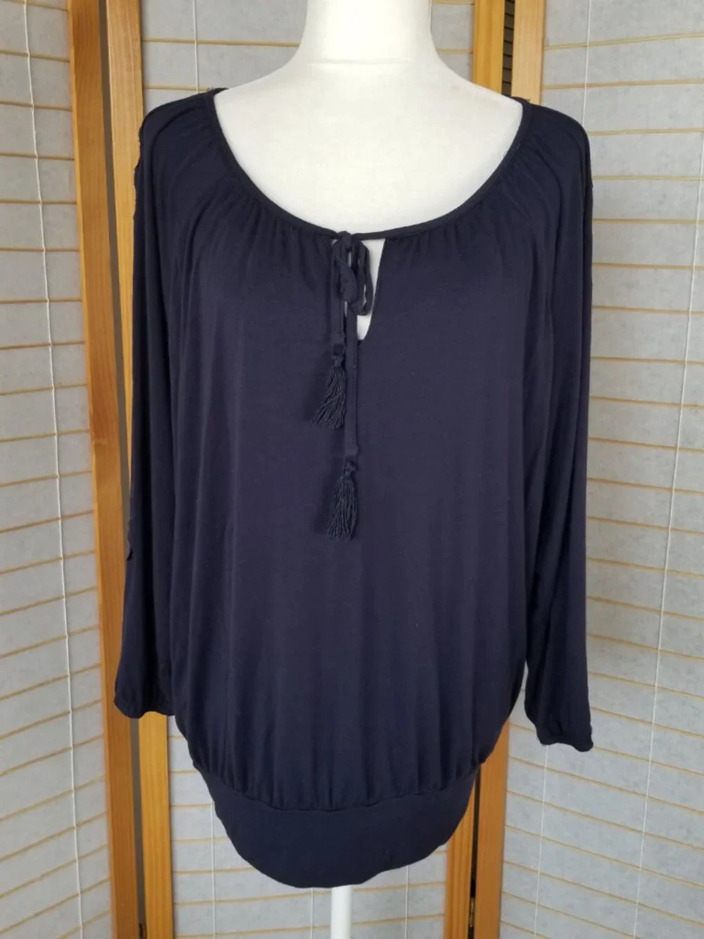 Patriotic Carmen Marc Valvo Navy Blue Tunic Top Size Large Sleeve Cutouts Boho - Picture 2 of 11
